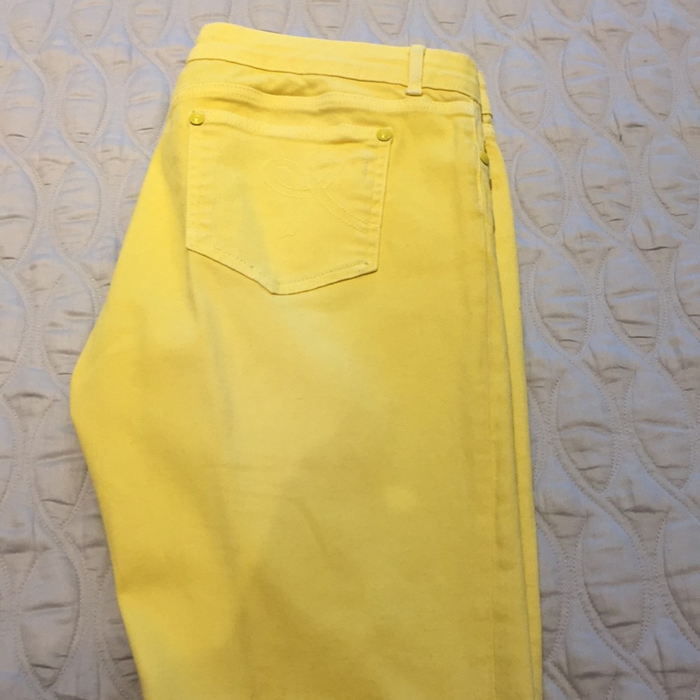 Moschino jeans size 32 distressed look